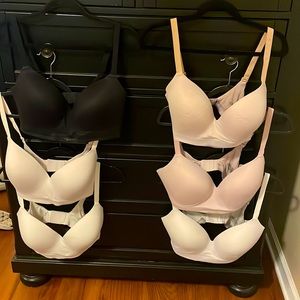 Set 6 neutral colored Soma bras